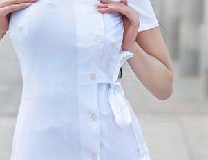 AISS爱丝(黄金版) – 小哲带你看女神写真集：这些姿势我在镜子前试过，哈哈！