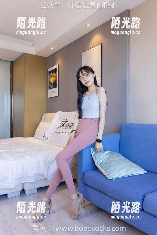 BoBoSocks袜啵啵 - 私拍与美图的结合，稚予的黑丝，怎能让人停下脚步？