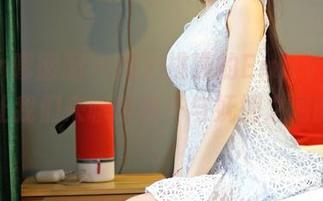 Feilin嗲囡囡 – 用心挑选的Emily尹菲短裙：让我们来聊聊裙子与妩媚之间的距离。