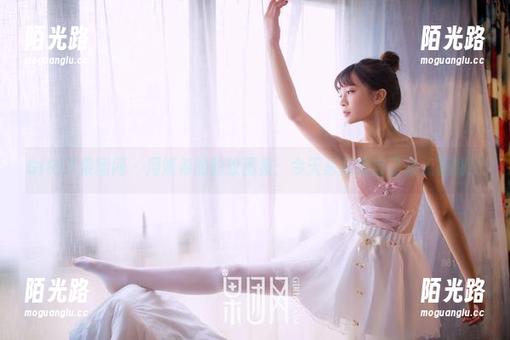 GIRLT果团网 - 周妍希的豹纹图集：今天必须给自己来点福利！