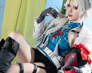 明日方舟?算了,Hatori Sama的写真才是我真正的播放清单。