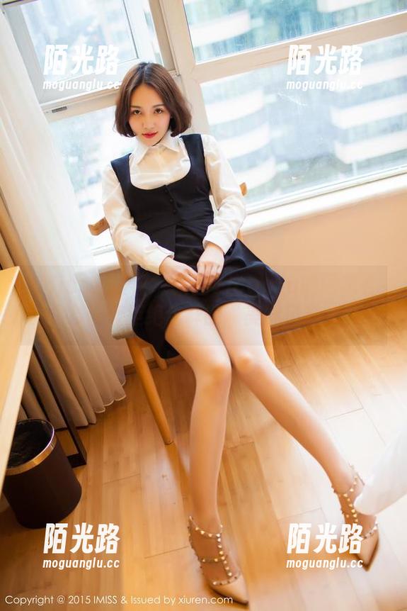 IMiss爱蜜社 - 果儿Victoria的网袜合集，谁能拒绝这样的“美腿风暴”？