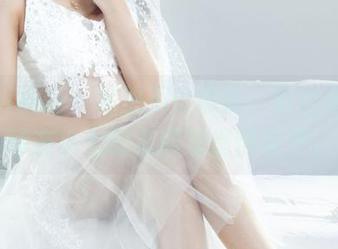 Ligui丽柜 – 私拍不可思议，双生花的情缘在小七的套图里悄悄展开。