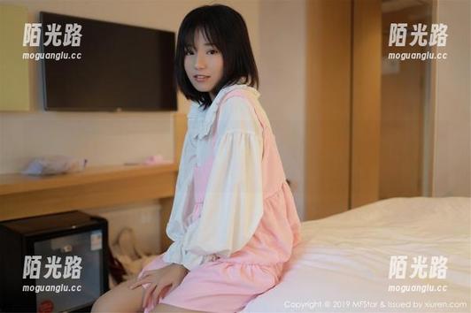 MFStar模范学院 - 图片展示黄乐然的“女友”，这算是友情的另一种表达？