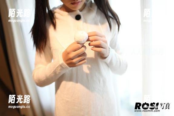 ROSI肉丝，合集里的每一张都在我脑海里打转，人人必下的网盘神器。