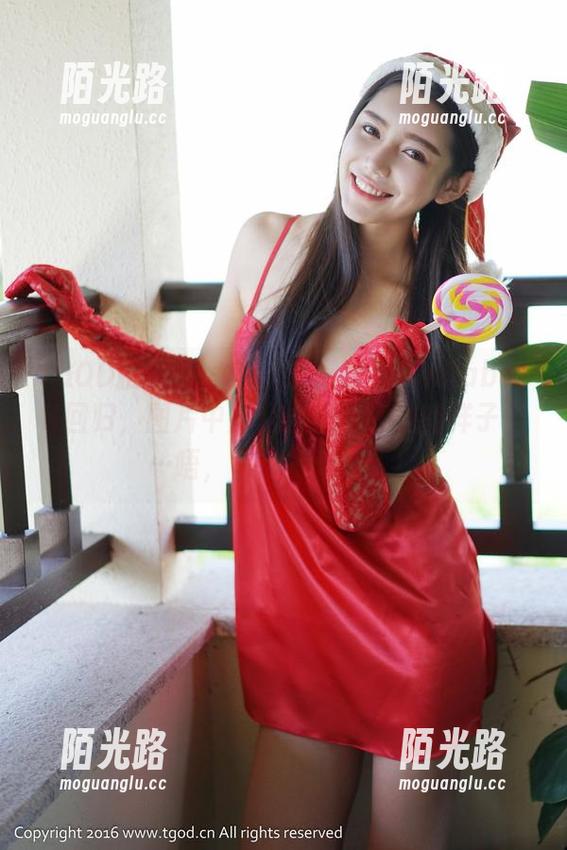 TGOD推女神-陈嘉瑶AYomiabe TGOD推女神 - 最新陈嘉瑶AYomiabeJK回归,图片中那几条裙摆摇曳的样子……唔,怎么那么迷人!