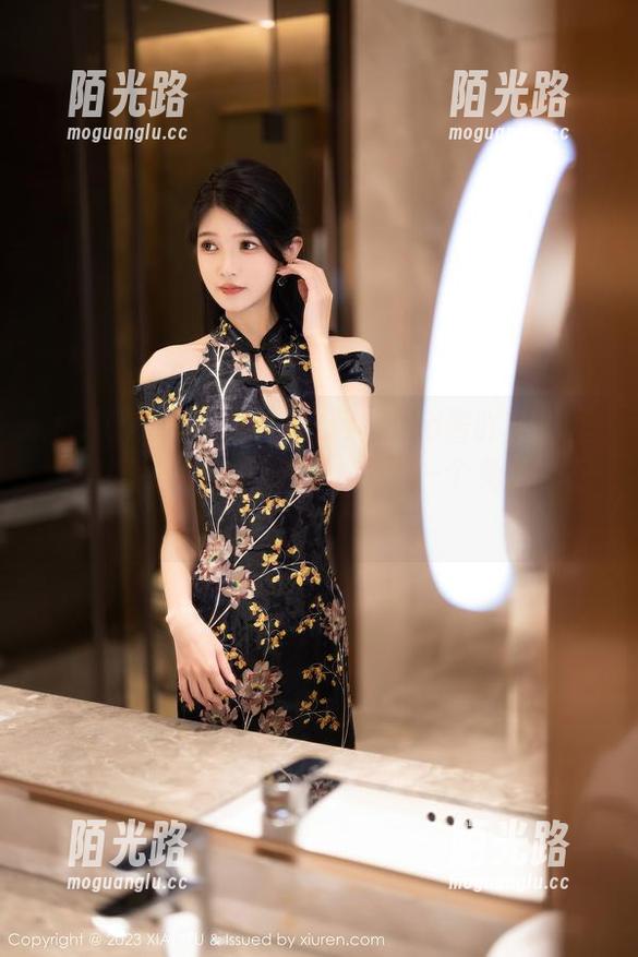 XIAOYU语画界 - 这款Miko酱吖的裤里丝，让我期待中突然收获了一个免费图包！