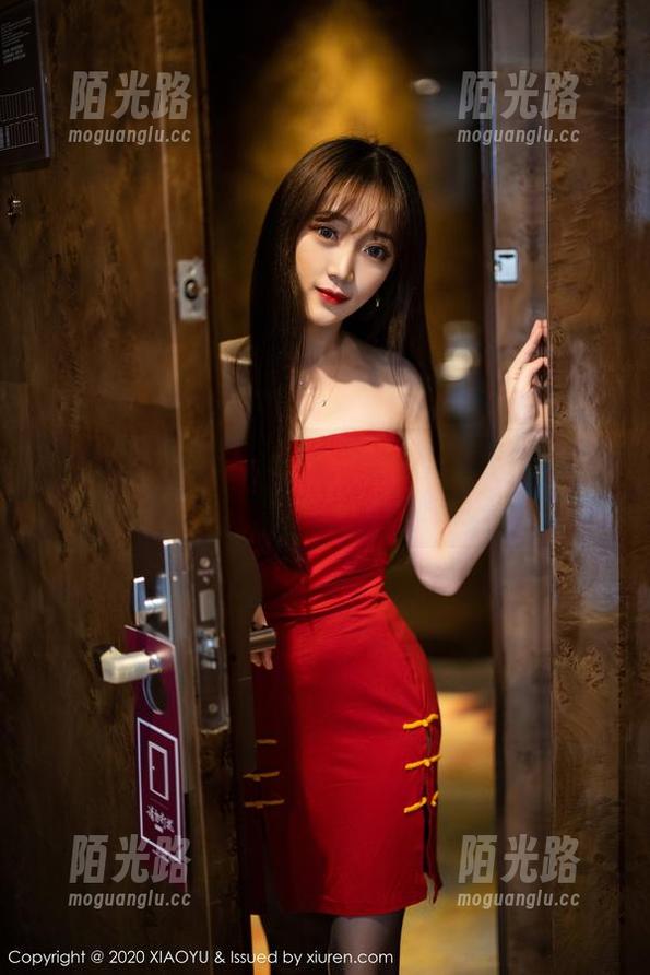XIAOYU语画界 - 想看杨紫嫣如何穿短裤？全套图包让你目不暇接！
