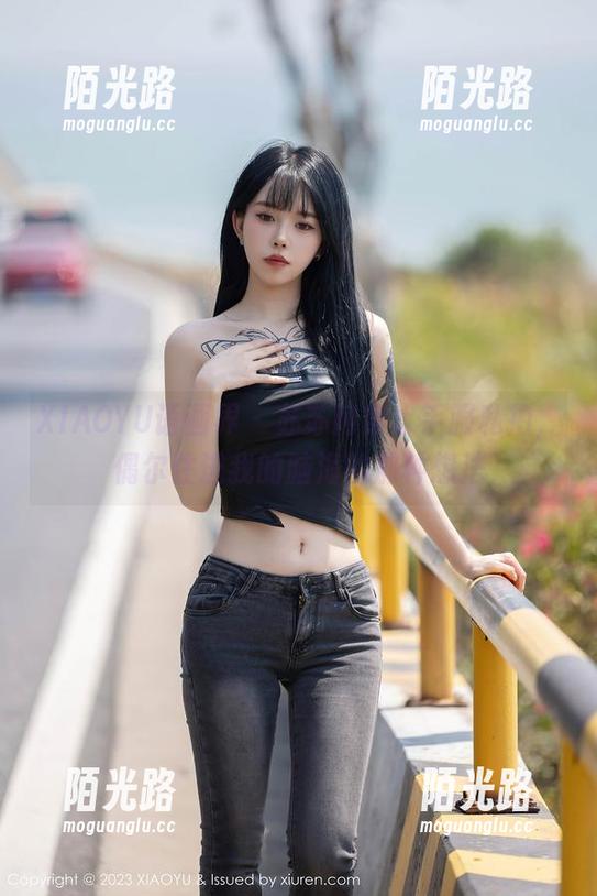 XIAOYU语画界 - 苏苏阿穿水手服私拍，偶尔住进我的脑海的那种想法