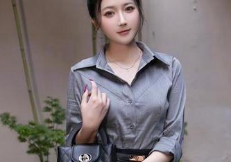 Xiuren秀人网 – 认真说一句，Arude薇薇的灰丝私拍美图是啥时候开始这么打动人心的？