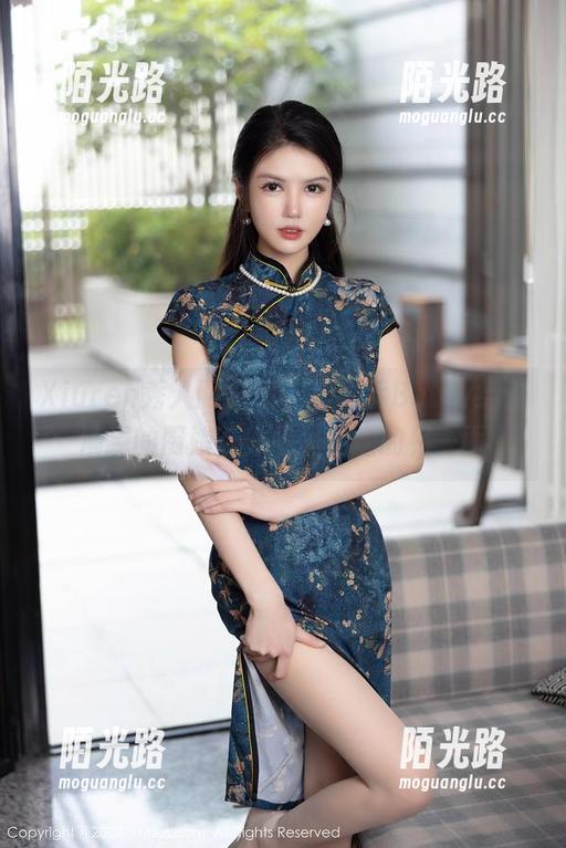 Xiuren秀人网 - 看，周思乔Betty给你演绎的厨娘，作品里油烟的另一面
