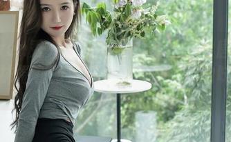 Xiuren秀人网 – 再不看就慢了！唐翩翩的棉袜福利图集，让你摸不到的韵味满满。