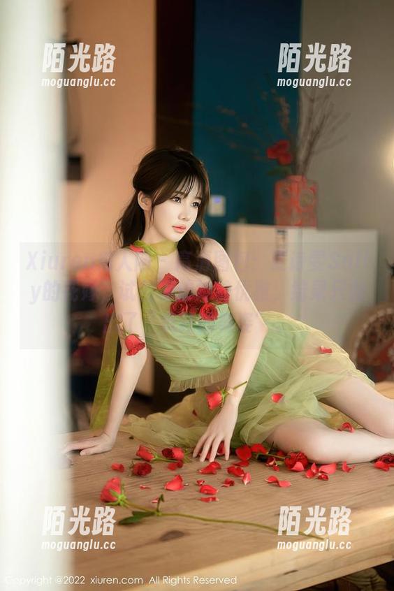 Xiuren秀人网 - 高清图包：夏诗雯Sally的花嫁，试图模仿她的优雅，结果只做出了“疯狂的舞姿”。