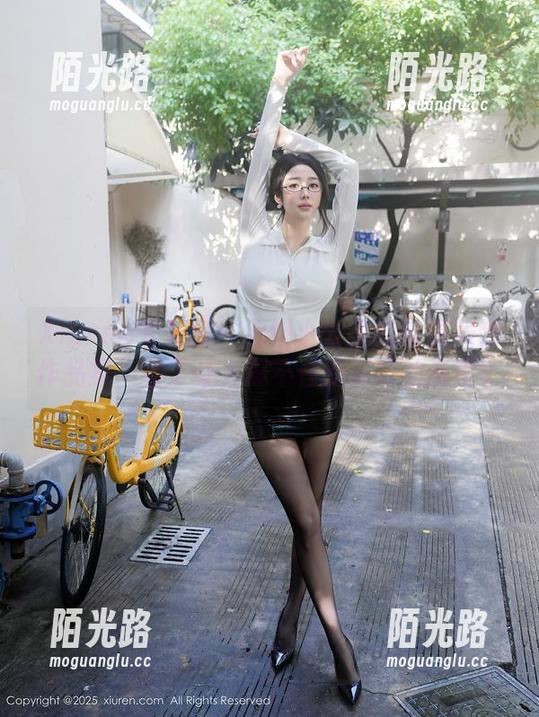 Xiuren秀人网 - 心妍小公主的高清美腿作品集，看了让人忍不住想赞叹的高度！