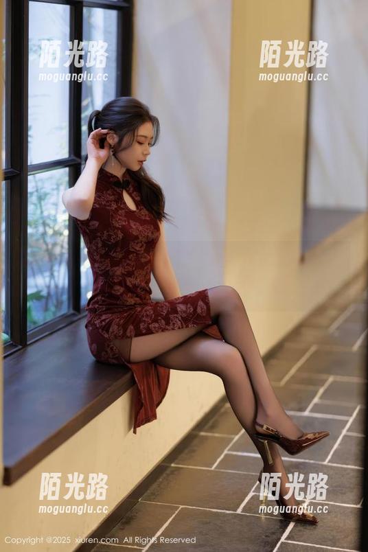 Xiuren秀人网 - 果儿Victoria的蕾丝合集，可能是史上最不务正业的图之一