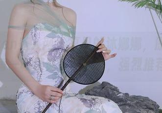 Xiuren秀人网 – 夏日的沐娜娜，原图里的每一帧都像打了鸡血，强烈推荐！