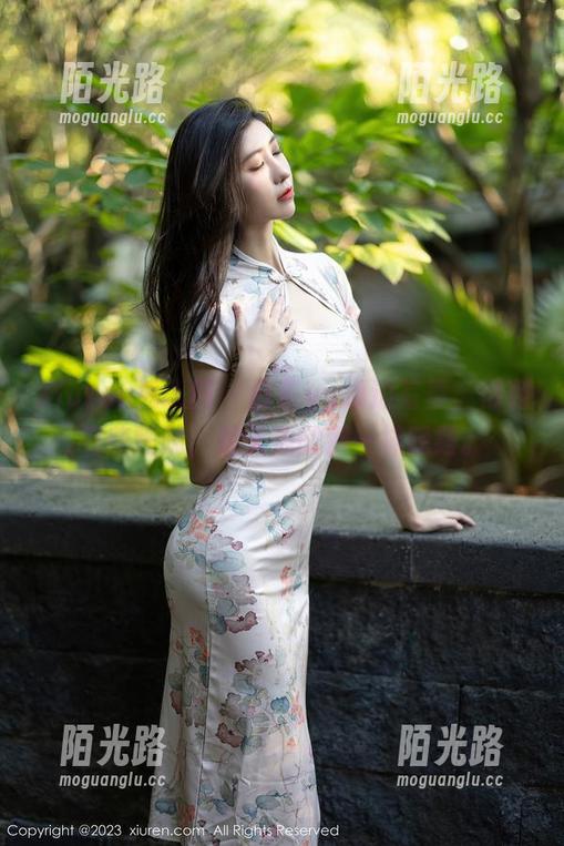 Xiuren秀人网 - 白芷yy海边写真，福利有些暧昧，像天边的那一抹晚霞。