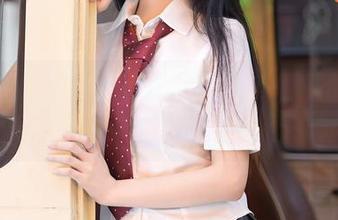 Xiuren秀人网 – 明明是写真，却在诺诺Nono的女友身上隐约带着小撩