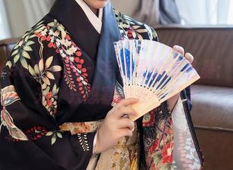 Xiuren秀人网 – 毛衣里的邹晶晶：无圣光，只想塞进去一只手