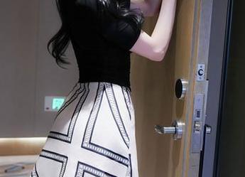 Xiuren秀人网 – 这是什么，麻吉小兔子的珠光宝气眼镜写真合集！