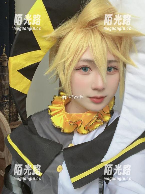 免费写真时间，Zyra秋和她的黑色兔子，走起来，大家一起！