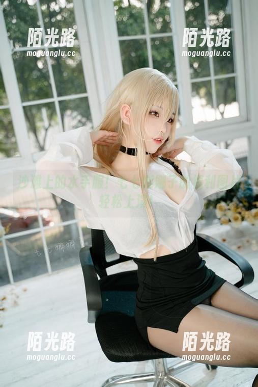 沙滩上的水手服！七七娜娜子的福利图片轻松上演！