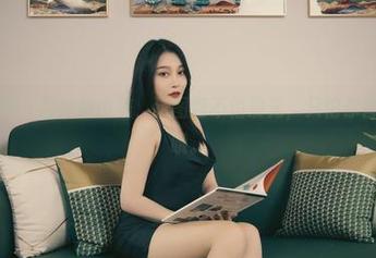 丽柜 – 呜哦，黑丝加由美，这图包不怕没光，只怕你舍不得下载哦。