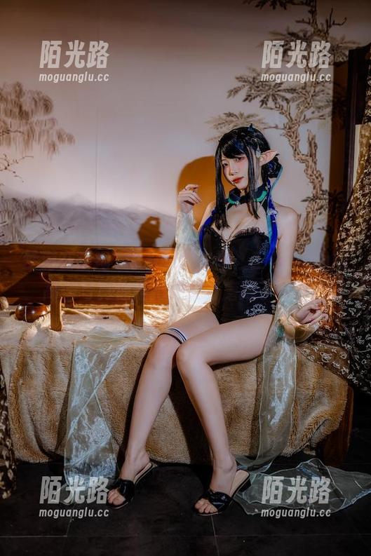 梦游在蕾姆1号本的睡衣里，二佐Nisa的高清写真像是把现实打磨成了幻影。