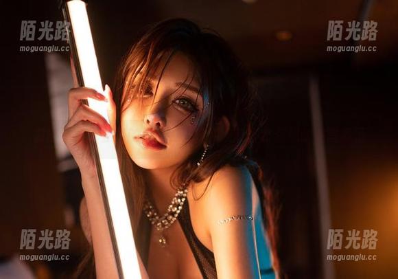 微密圈 - 于芷晴的白衬衫，在线细节可比你想的丰富多了