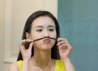 克拉女神 – 汤怡当修女？图集记录下这场“无邪”的反转，吓得我差点怀疑人生。