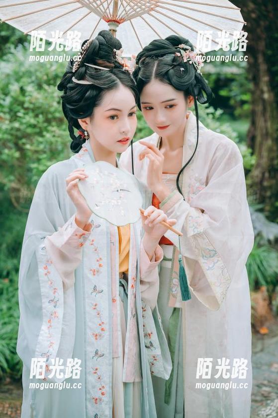 说好的秋日序曲，兔子Zzz不吃胡萝卜的写真惹人爱！