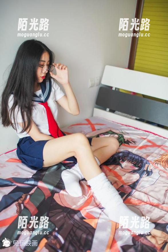 图包漫游：肉丝制服裙，兔玩映画眼中的另类视角
