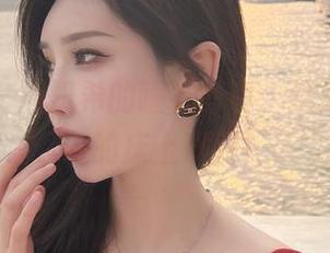 微密圈 – 周妍希的睡衣写真，这是你想象中的床上派对！