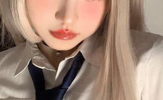 嘎潼的天使，cos到位，亲，这不是在拍杂志吧？
