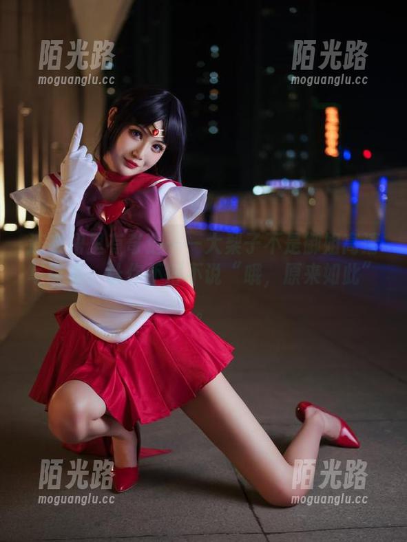 连衣裙里有奇遇——大梨子不是御姐高清写真集，让你不得不说“哦，原来如此”。