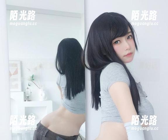 女主K的写真集来了，吉他妹妹我想要下载，真好玩。
