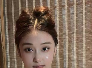 微密圈 – 原图一睹为快，奶雯的秘书制服，究竟有多撩人到让领奖台子都慌了？