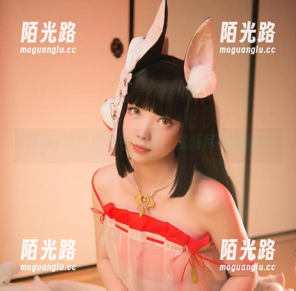 妖少you1的秘书写真，资源尽在掌握中