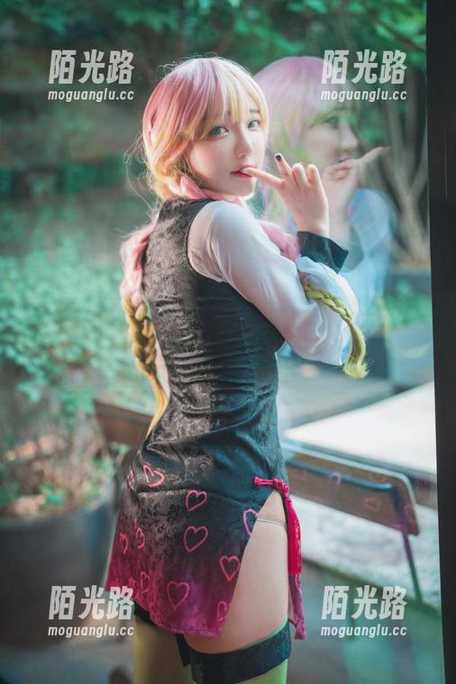 别小瞧了，孙乐乐(손예은)的‘Loozy办公室’竟然是今年最美的壁纸！