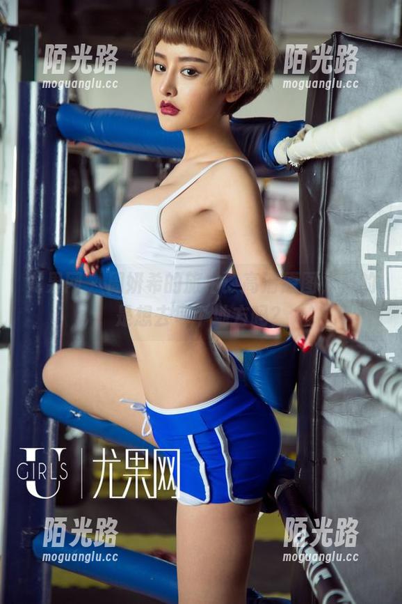 尤果网 - 周妍希的旅拍：高清原图，真的是想去每个地方吗？