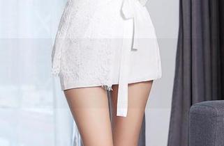 尤蜜荟 – 观看费若拉的作品，不愧是兔女郎，偷心的把戏满分！