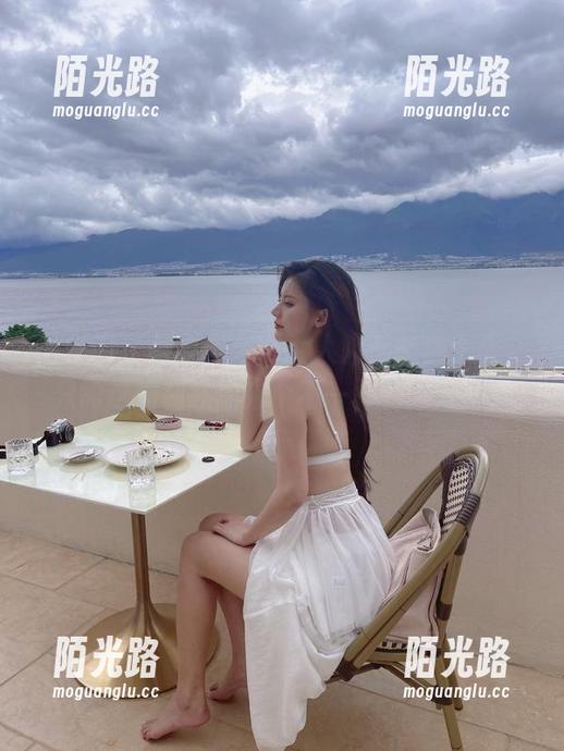 微密圈 - 就是阿朱啊：人人都能洗个头，只需这福利原图来个不一样的打开方式