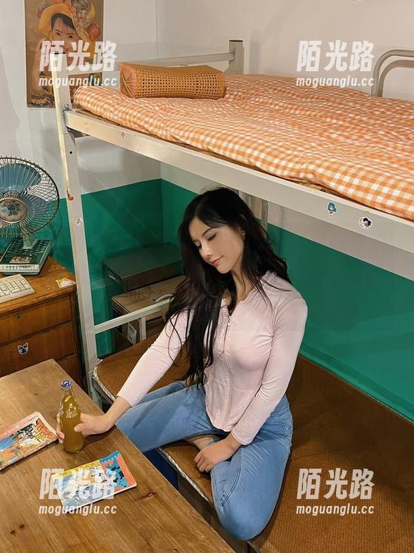 微密圈 - 谁能想到棉袜也能被就是阿朱啊穿得如此俏皮，伴你渡过这些美图的时光！