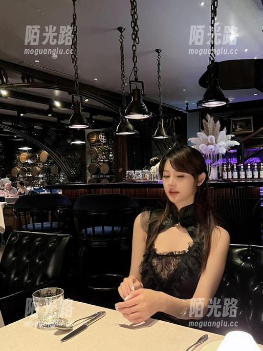 微密圈 - 下载这个就是阿朱啊的女仆与猫，顺便思考，你身边的感染力有多大！
