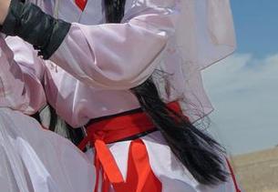 年年Nnian白裙之旅：套图里藏着你想象不到的角色！