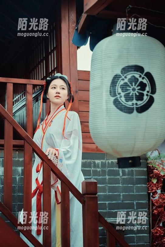 年年Nnian的花野，在线图片里藏着哪片不为人知的绿洲