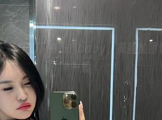 微密圈 – 五彩灯光下的张鑫baby，美图加图包，味道不一般