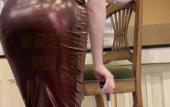 微密圈 – 徐莉芝带来的白裙美图，似乎跟她的人设有点偏差.
