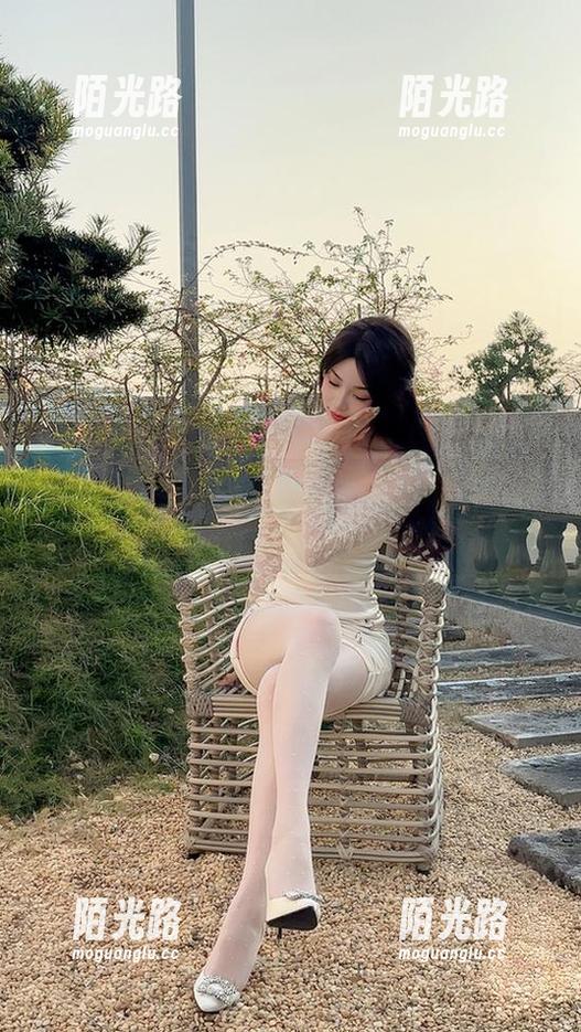 微密圈 - 徐莉芝的内衣合集：掩饰得了身材，却躲不过我的目光！