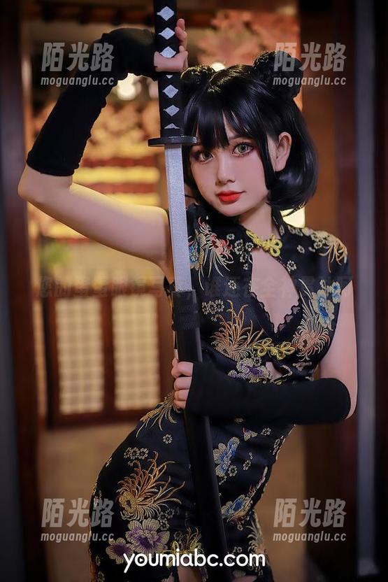 您的蛋蛋 您的蛋蛋眼镜写真,谁还在全神贯注呵